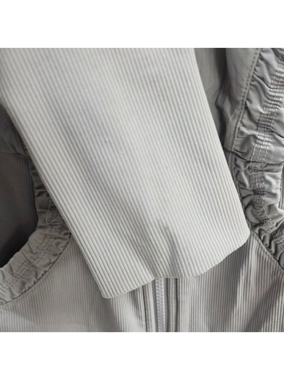 Lululemon Reversible Jacket - Picture 3 of 16